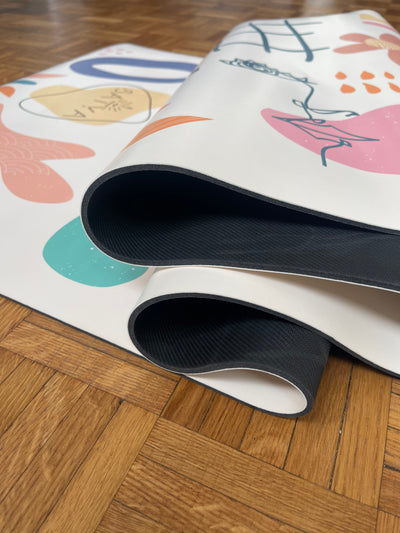 Hippie love YOGA MAT NON SLIPPERY ULTIMATE GRIP UNIQUE DESIGN ARTISTIC SUSTAINABLE 100% ORGANIC NATURAL RUBBER adhérence comfort EPPAIS THICK  satyayogamat