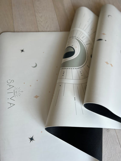 celestial alignement stars astrology non slippery ultime adhérence yoga mat tapis unique design artistic yoga milky way sustainable eco friendly 